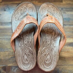 OluKai Hiapo Leather Flip Flop Sandals Mens 12 Hawaii Cruise Beach Vacation